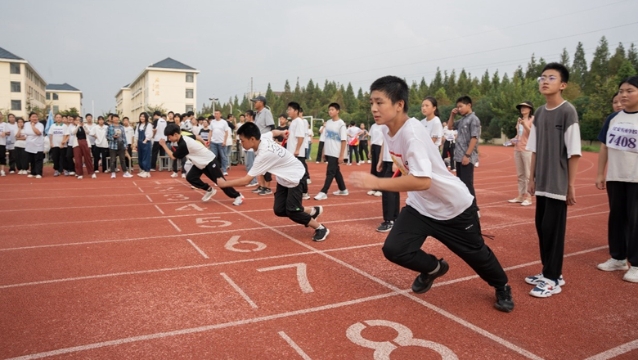 弘揚奧運精神 爭當強國少年 | 如皋市江安實驗學校（初中部）舉辦秋季田徑運動會